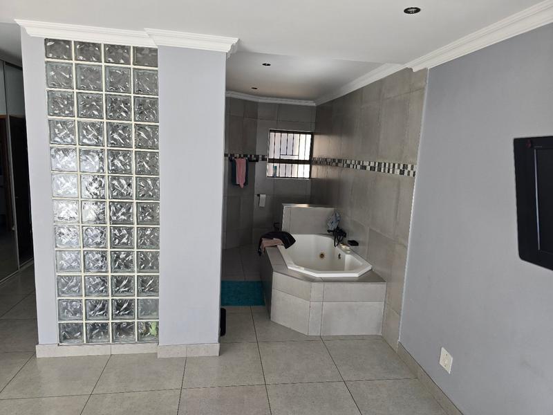 4 Bedroom Property for Sale in Vaalpark Free State